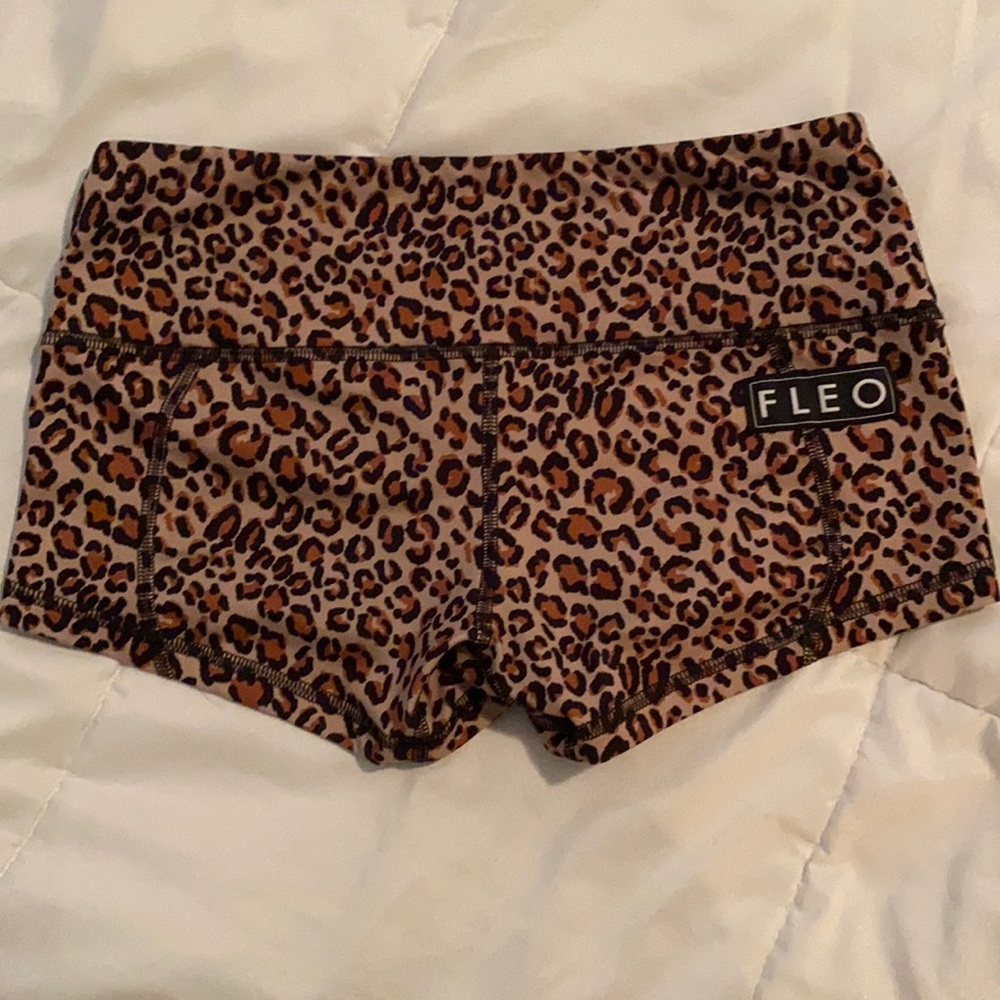 FLEO SHORTS